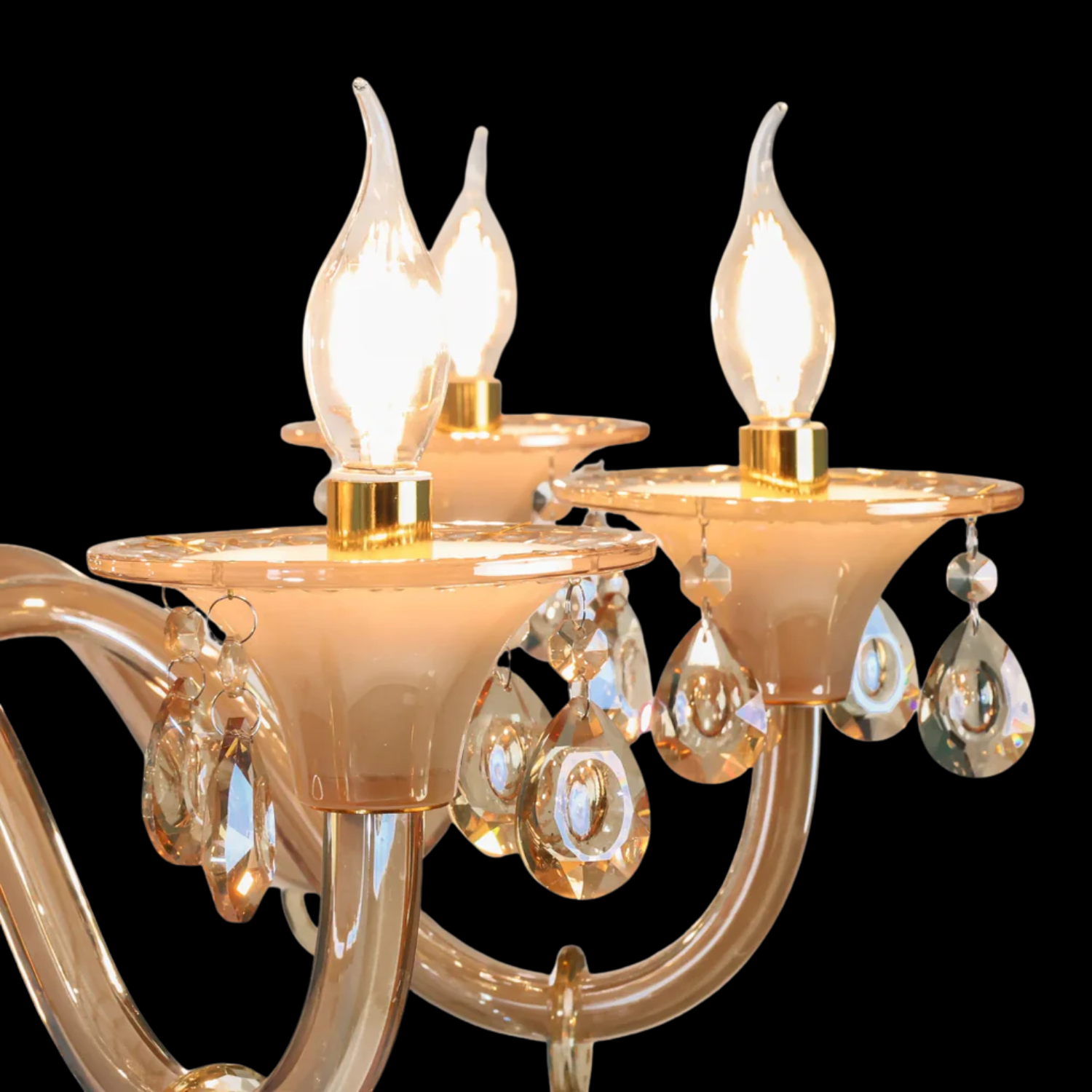 Timeless European Design Inspired by traditional European elegance, this chandelier brings a royal and sophisticated look that enhances both classic and modern interiors. • Royal & Grand Ambiance (2)